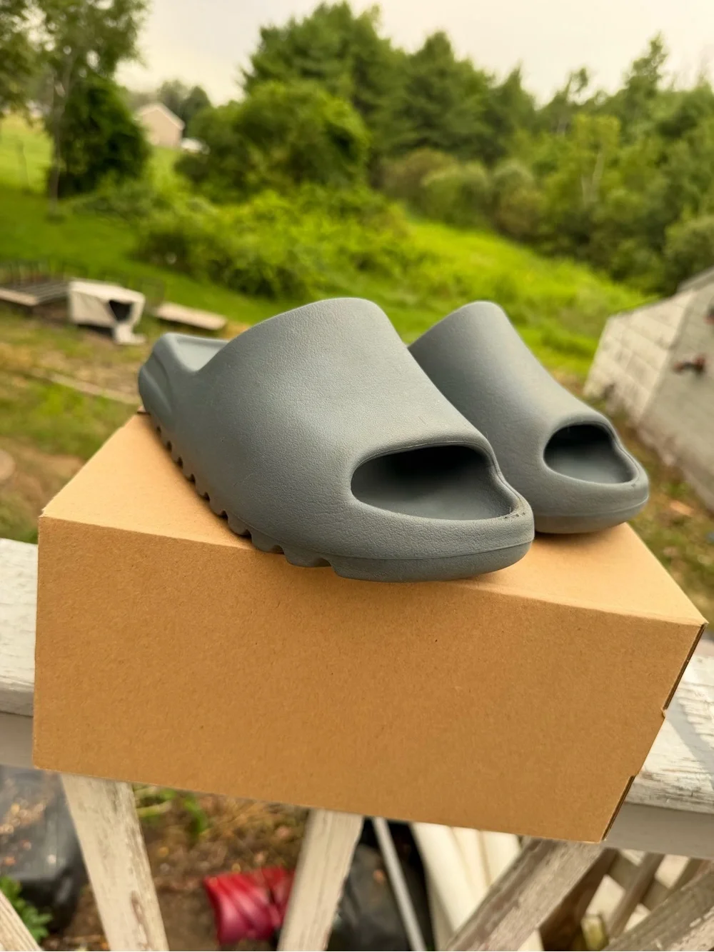 Yeezy slate Gray Slides